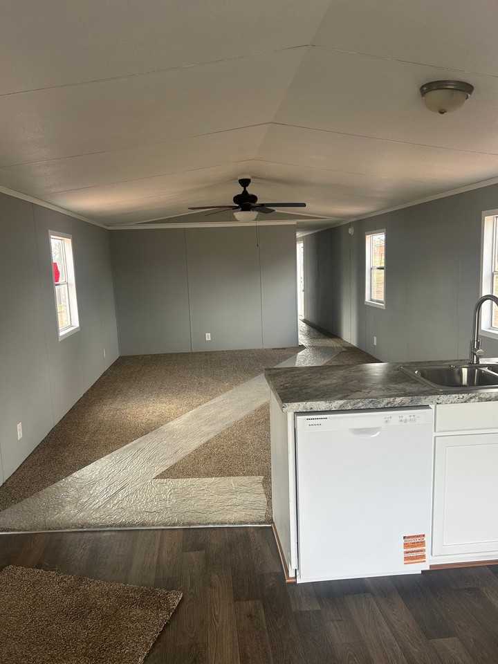 317 E Monroe St - Photo 4 of 8