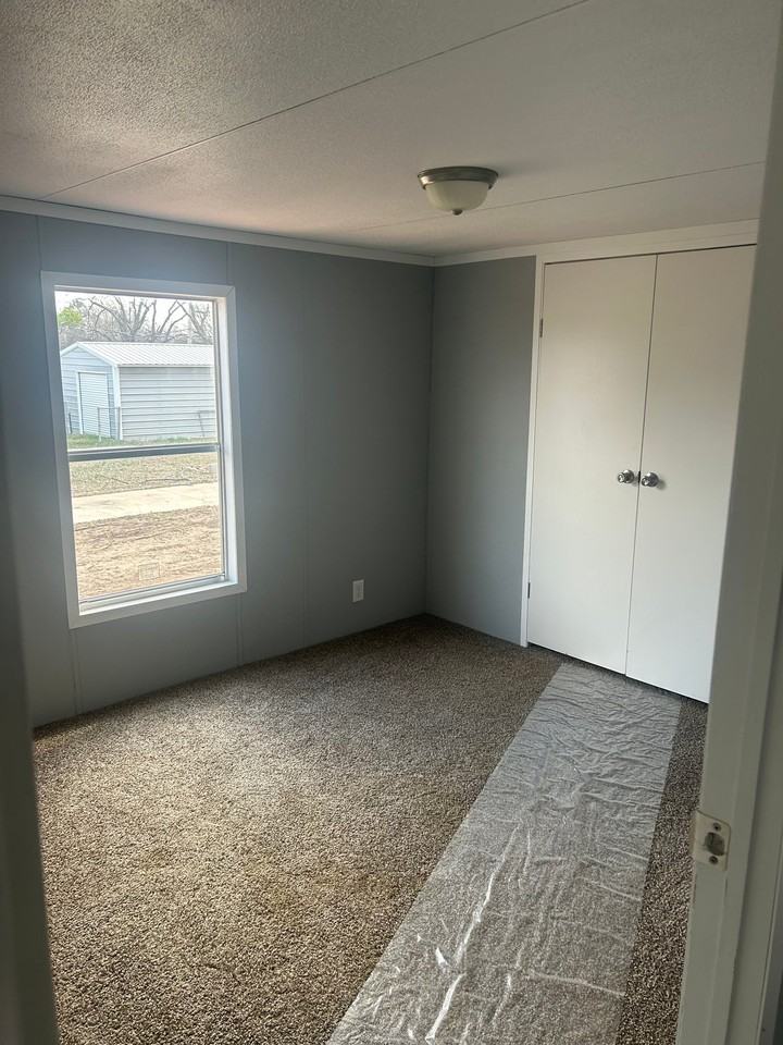317 E Monroe St - Photo 5 of 8
