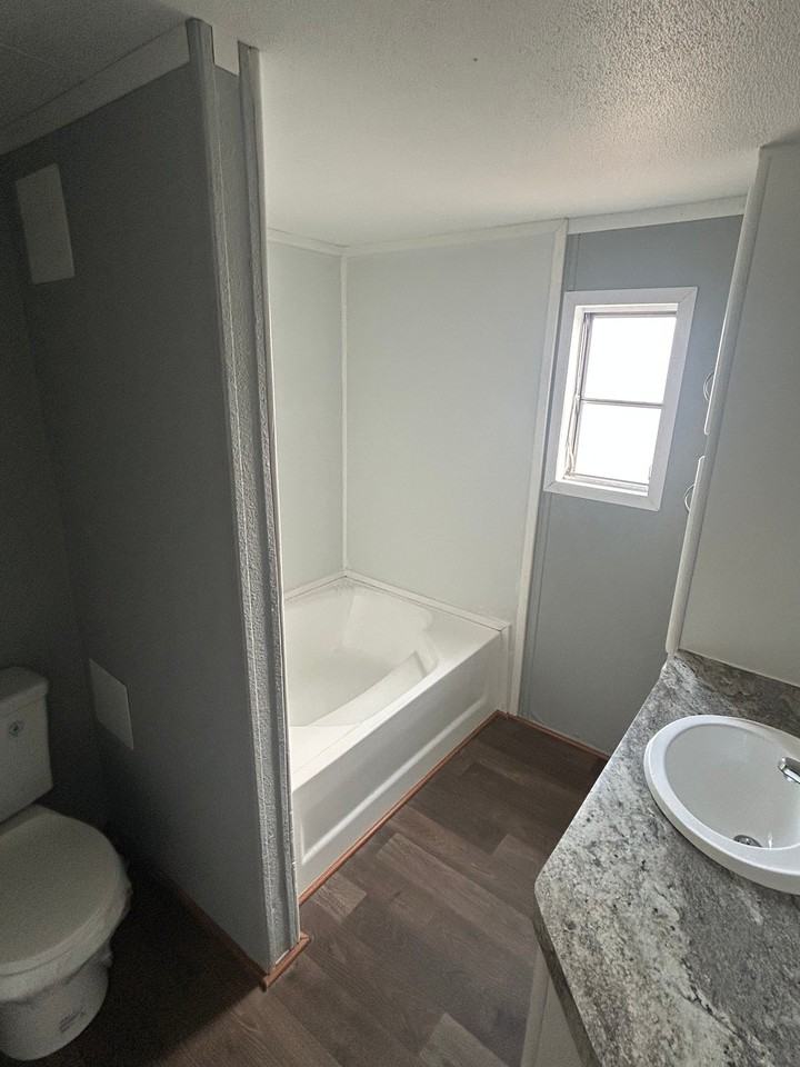 317 E Monroe St - Photo 6 of 8