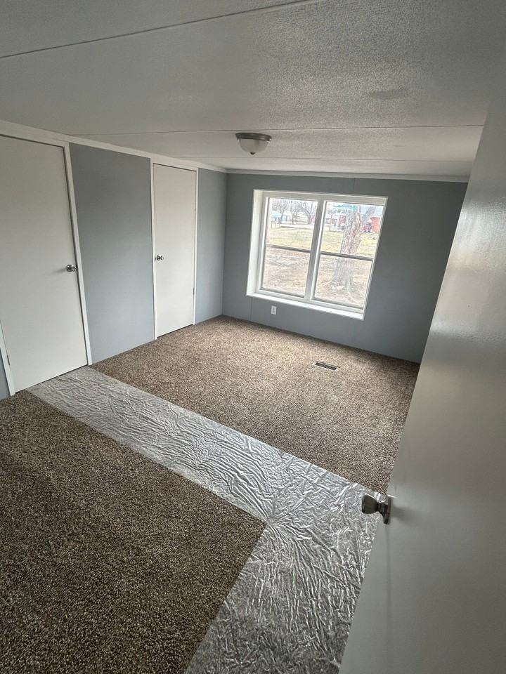 317 E Monroe St - Photo 7 of 8