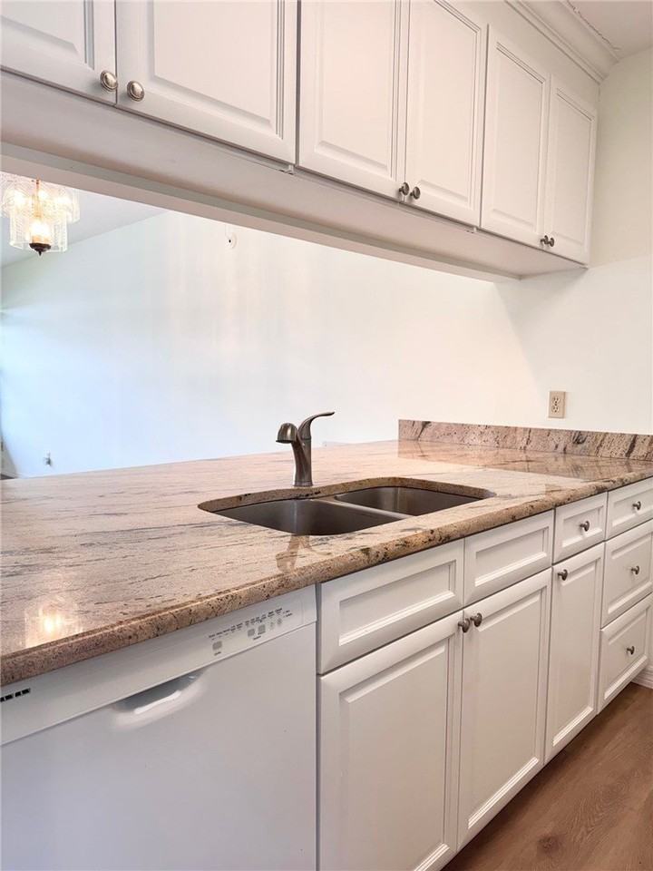 16 Plantation Dr #205 - Photo 5 of 33