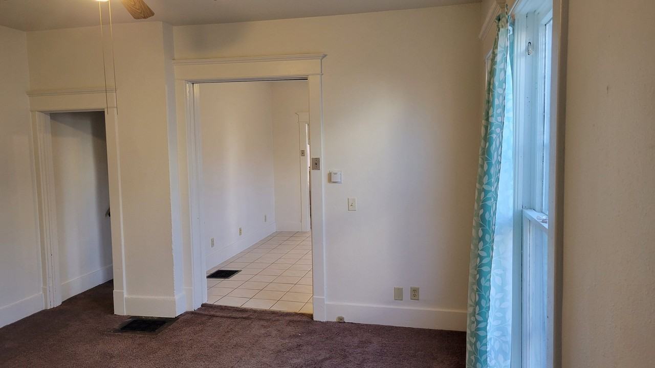 317 E 5th St - Photo 2 of 10