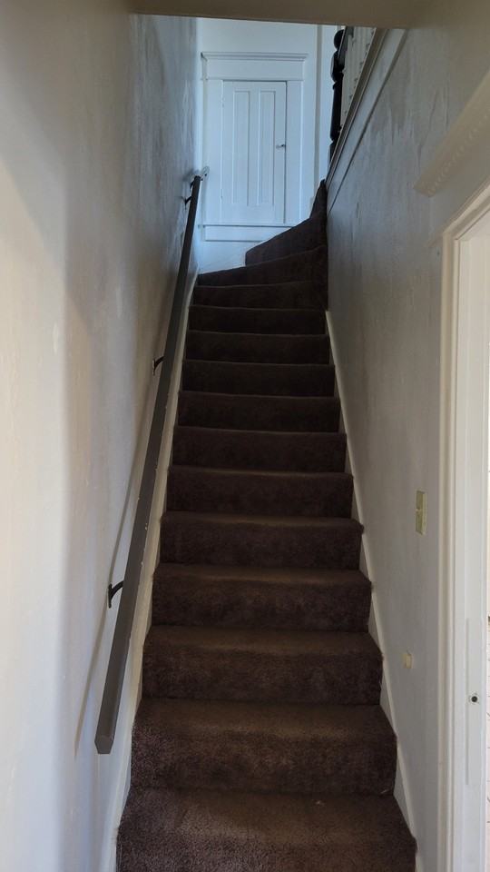 317 E 5th St - Photo 7 of 10