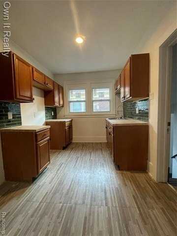 2492 Glendale St - Photo 4 of 9