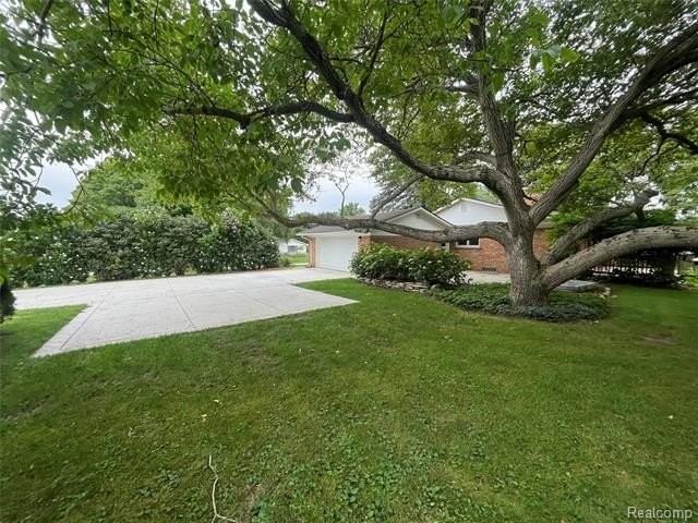 1506 Ledbury Dr - Photo 4 of 20