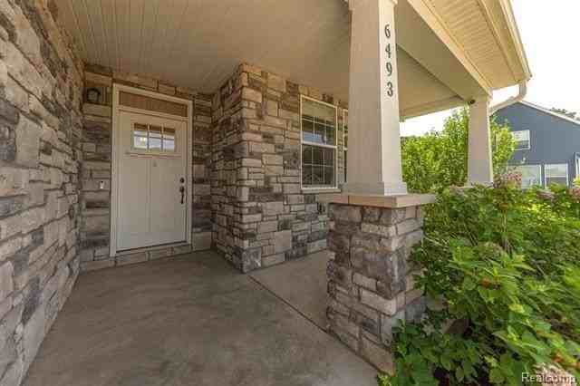 6493 Hawthorne Ave - Photo 3 of 22