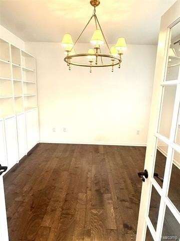 6493 Hawthorne Ave - Photo 6 of 22