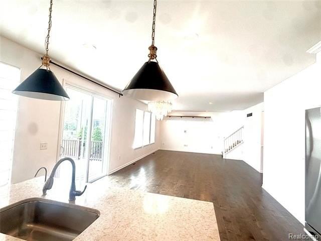 6493 Hawthorne Ave - Photo 7 of 22