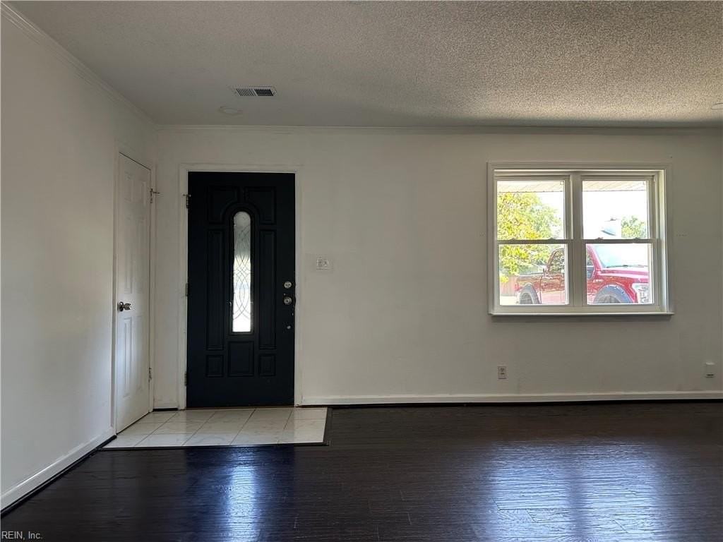 5113 Sammy St - Photo 4 of 41