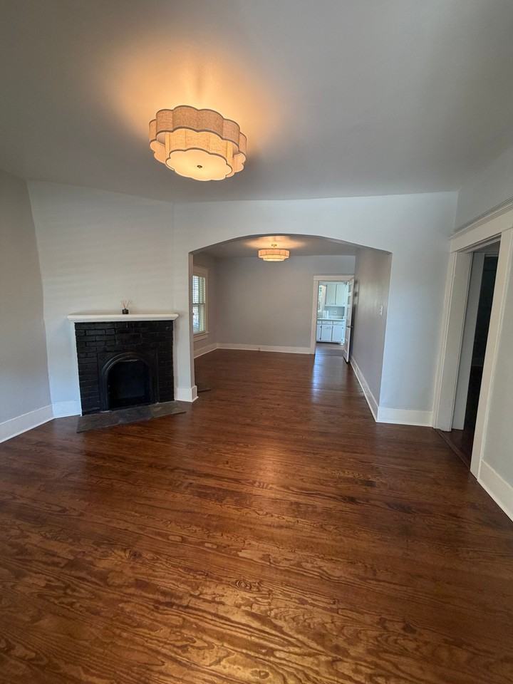 116 Sans Souci St - Photo 2 of 19