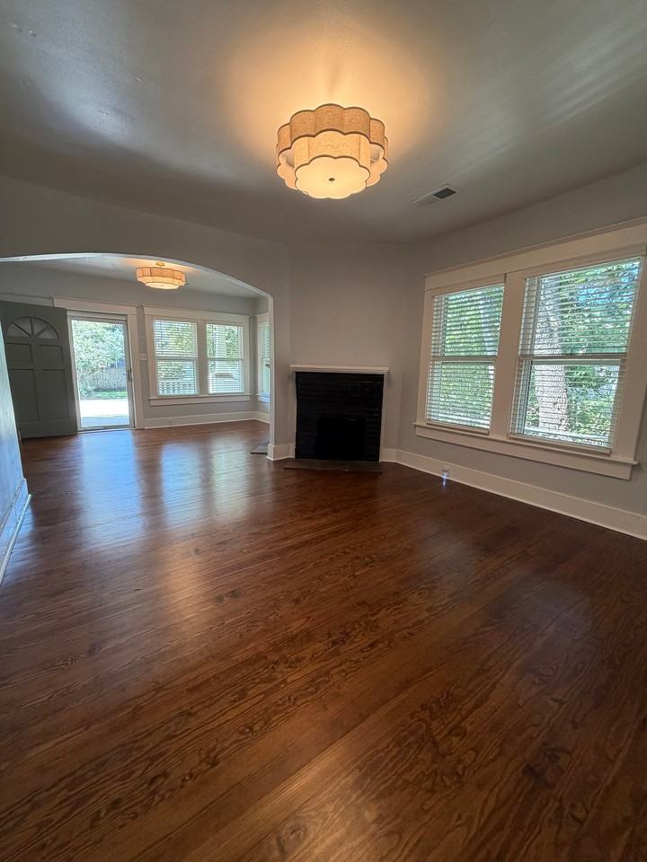 116 Sans Souci St - Photo 3 of 19