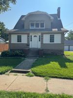 featured image of 1022 S 4th St