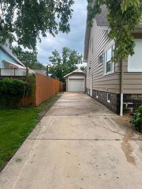 1022 S 4th St - Photo 2 of 10