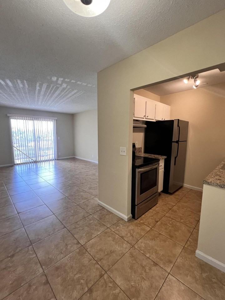 1500 N Congress Ave #B20 - Photo 5 of 24