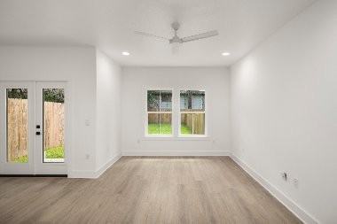 1302 Keturah St - Photo 3 of 13