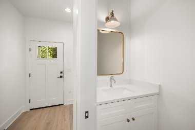 1302 Keturah St - Photo 4 of 13
