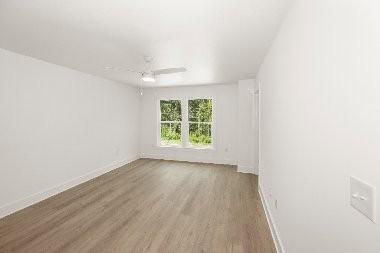 1302 Keturah St - Photo 6 of 13