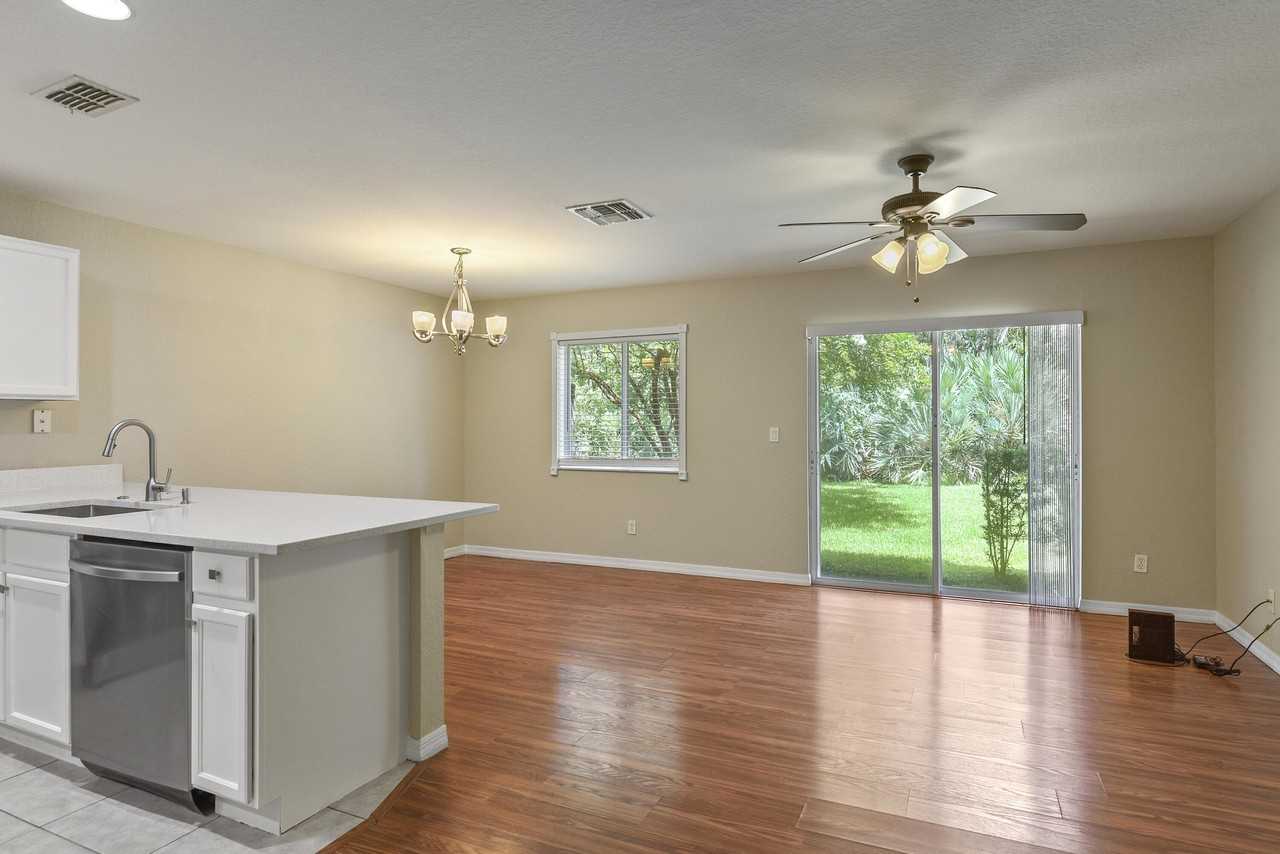 2205 Sw Marshfield Ct #2205 - Photo 6 of 45