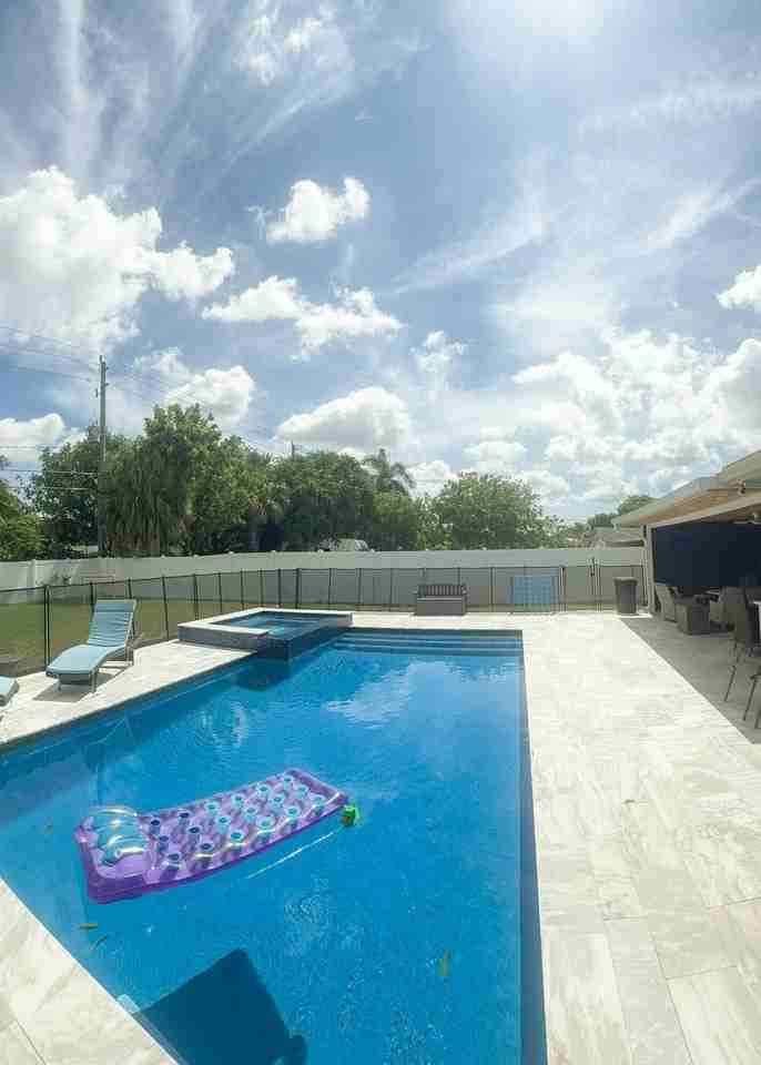 631 Nw 39th St - Photo 2 of 13