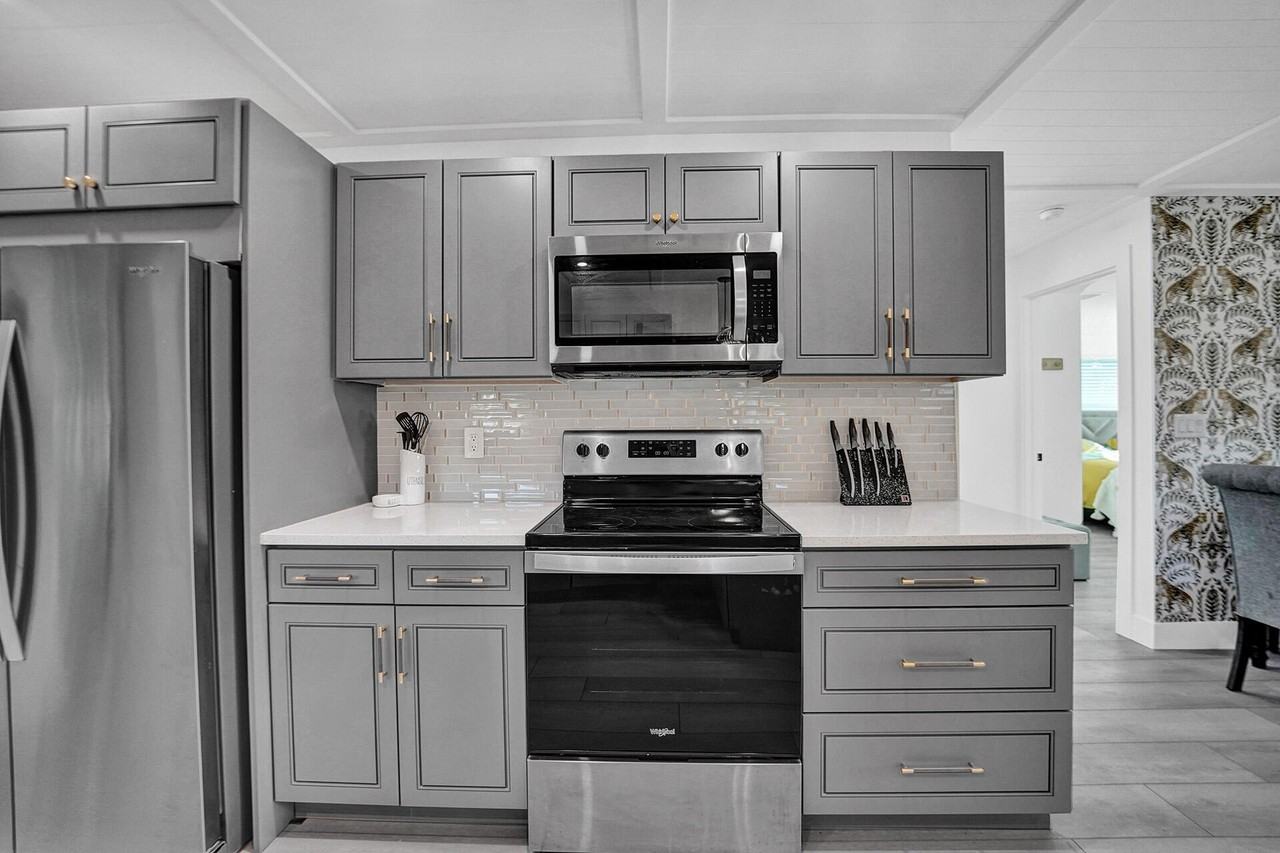 251 Ne 17th St - Photo 6 of 22