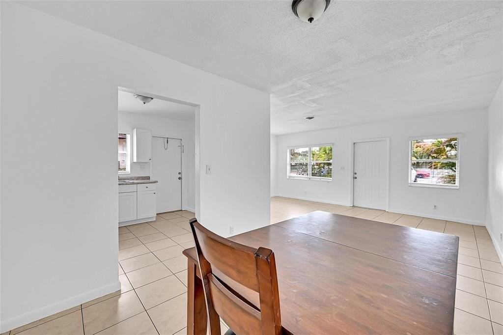 1218 Nw 6th Ave - Photo 4 of 18