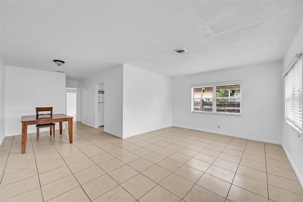 1218 Nw 6th Ave - Photo 5 of 18