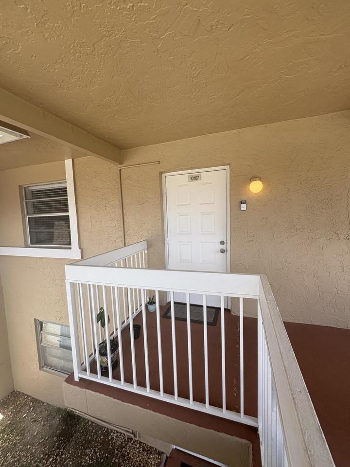 10107 Twin Lakes Dr #24O - Photo 2 of 10
