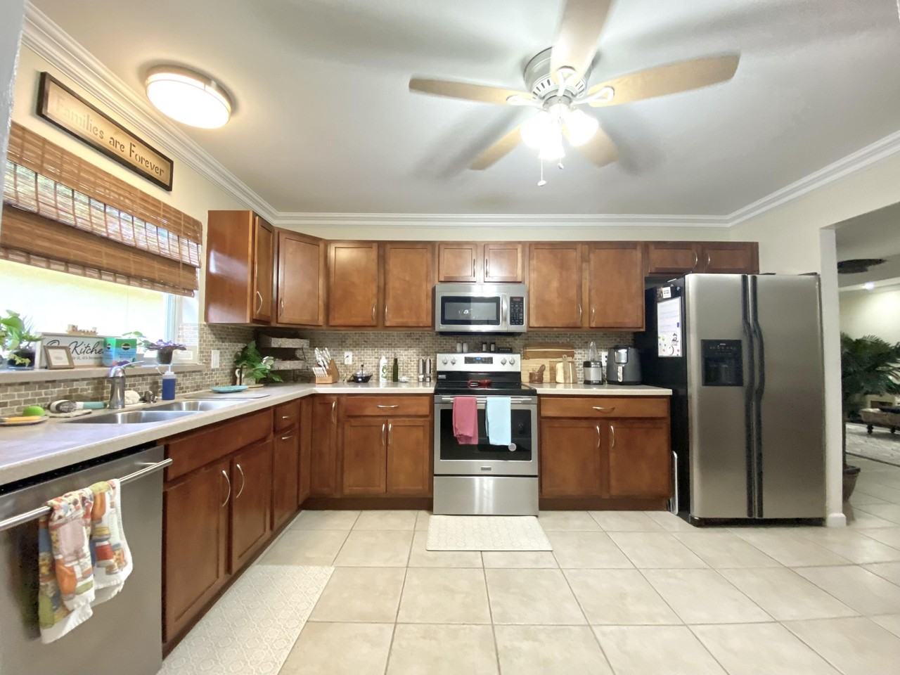 9132 Pine Springs Dr - Photo 2 of 17