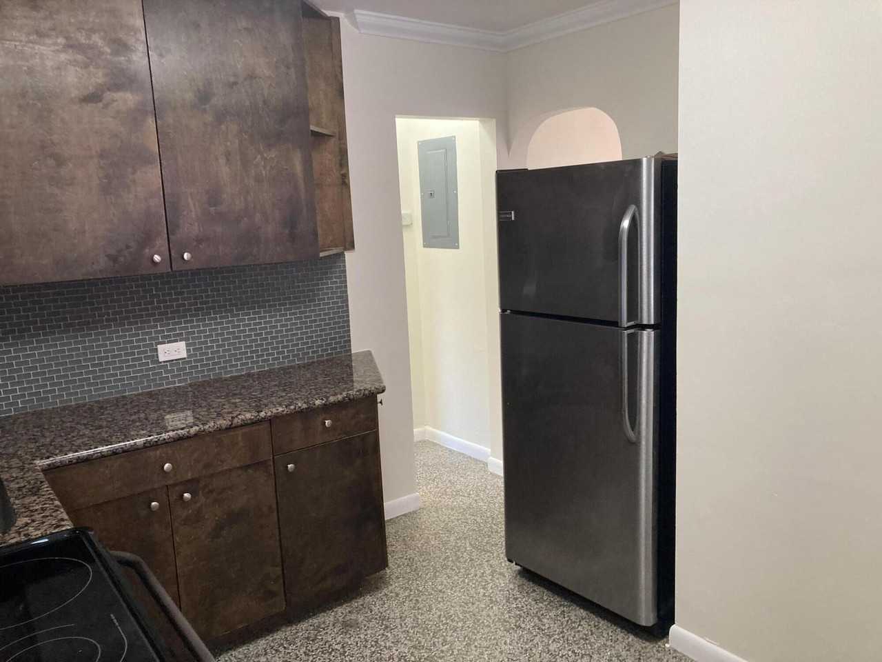 714 8th Ave N - Photo 6 of 11