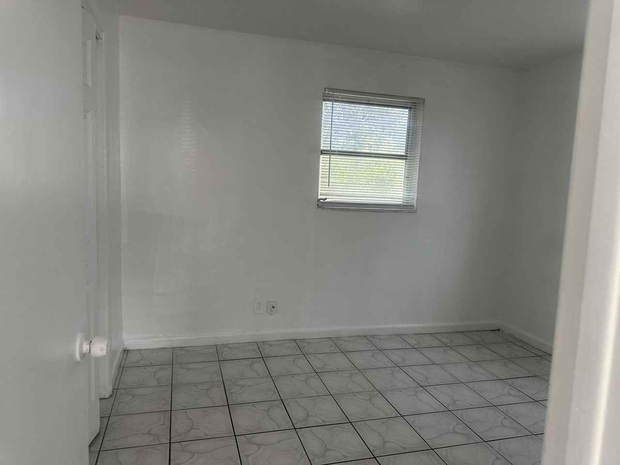 4120 Nw 39th Ave - Photo 6 of 19