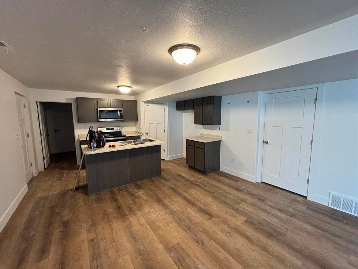 656 N Butte Ln #1 - Photo 2 of 20