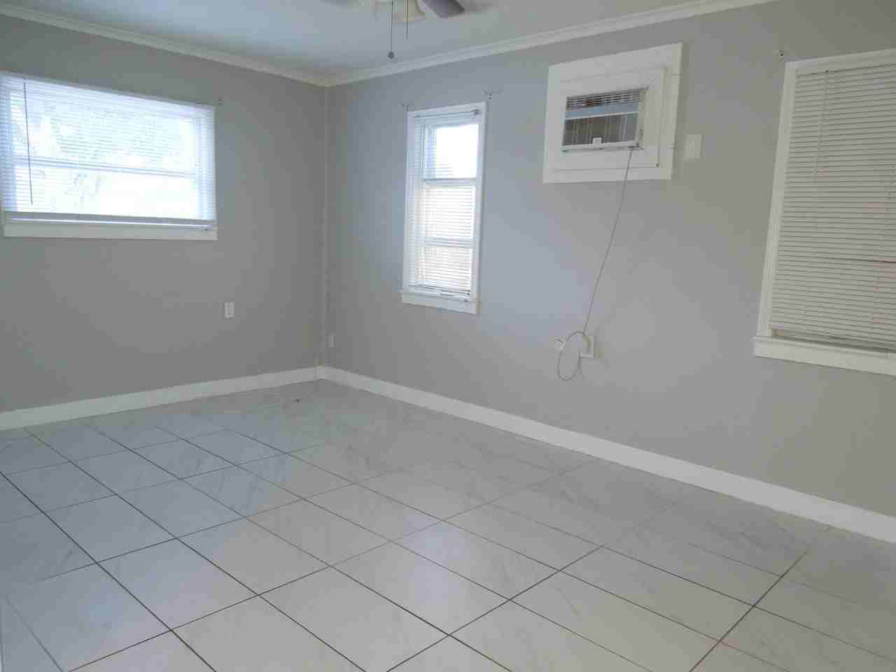 1416 S M St #1 - Photo 3 of 13