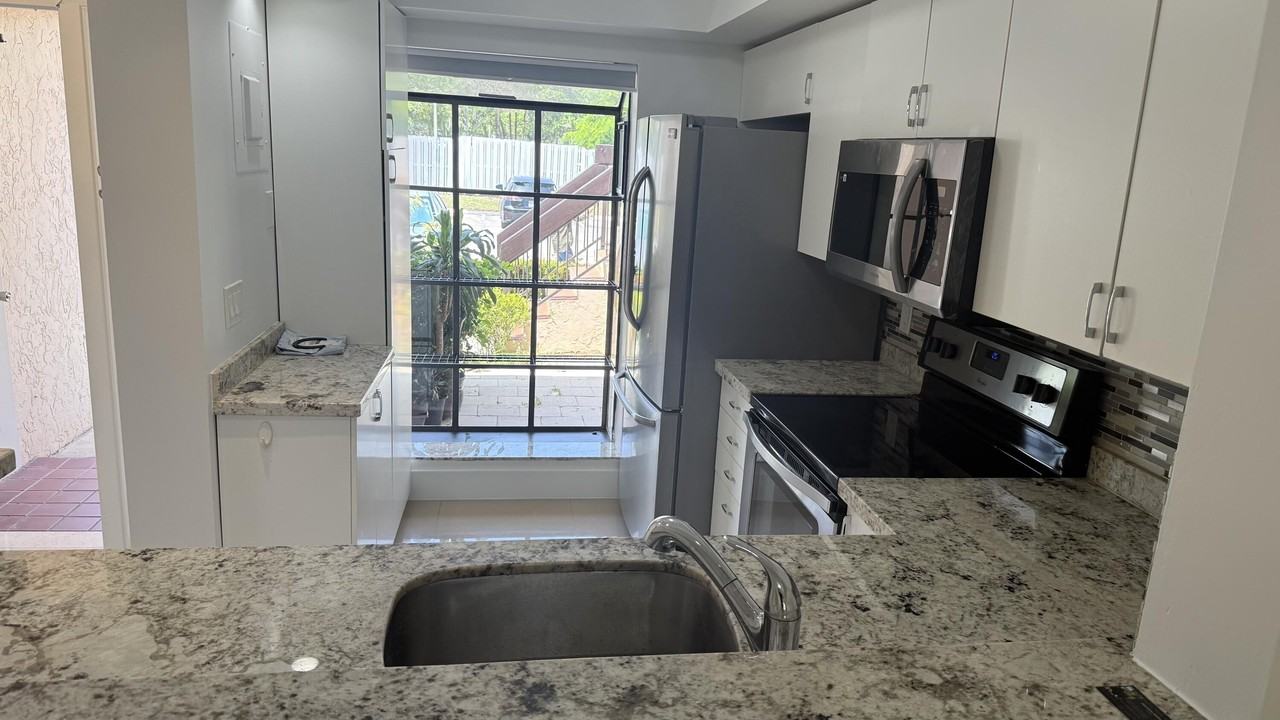 2289 Sw 15th St #131 - Photo 6 of 20
