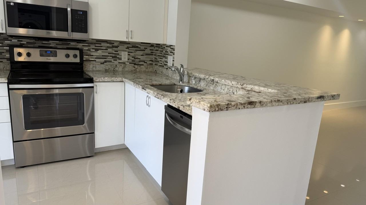 2289 Sw 15th St #131 - Photo 7 of 20