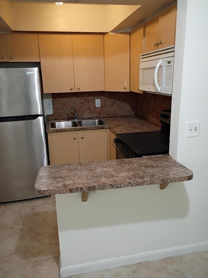 1845 Nw 55th Ave #4 - Photo 2 of 5