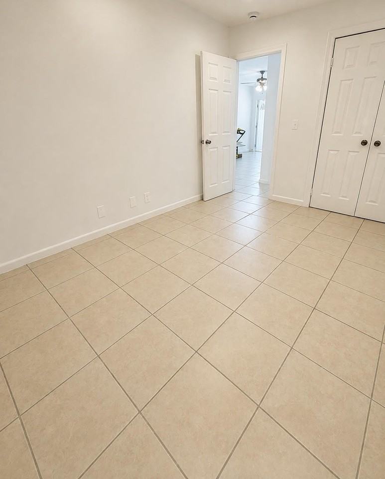 1115 21st St #2 - Photo 6 of 6