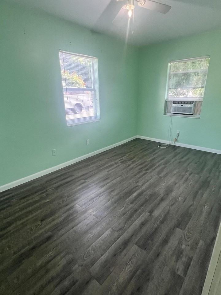 601 N D St - Photo 6 of 8