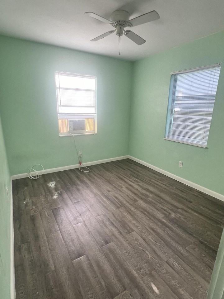 601 N D St - Photo 7 of 8