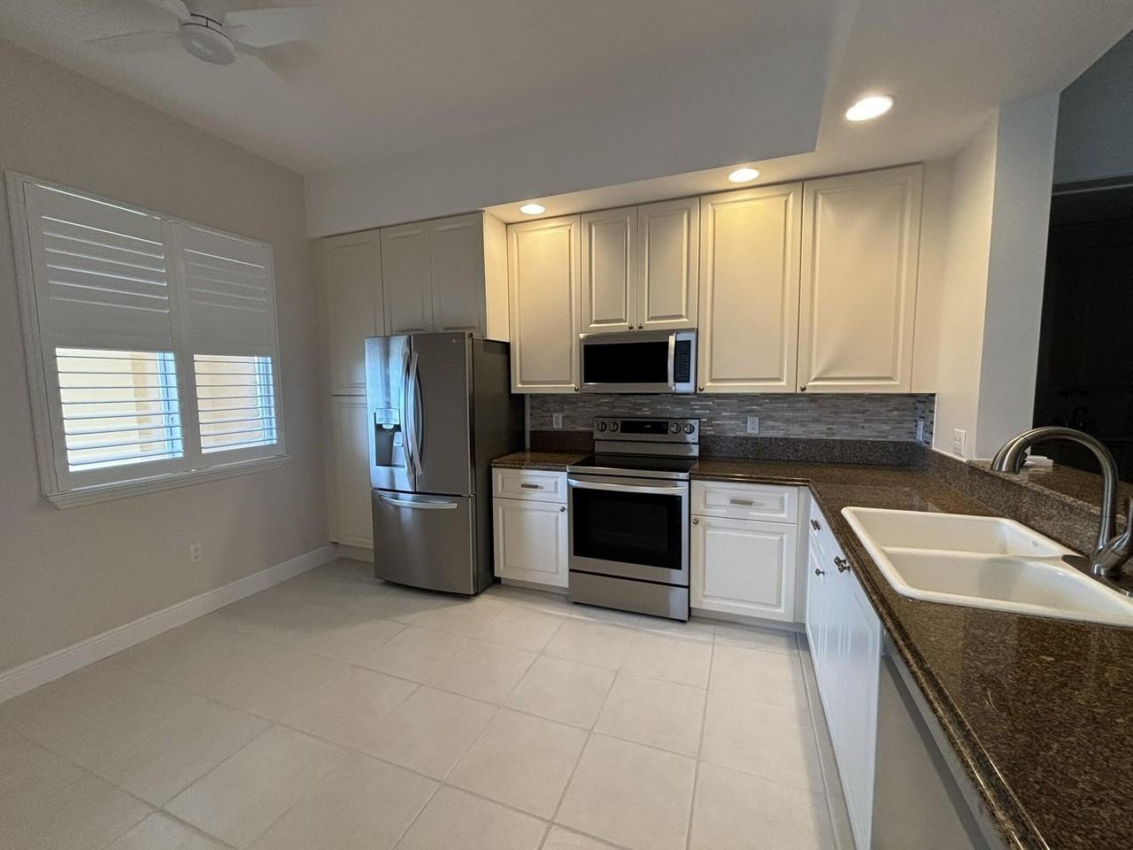 7 Harbour Isle Dr E #304 - Photo 5 of 25