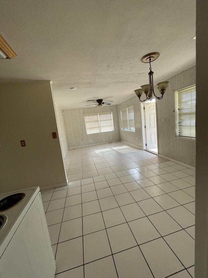 2801 Avenue E - Photo 2 of 15