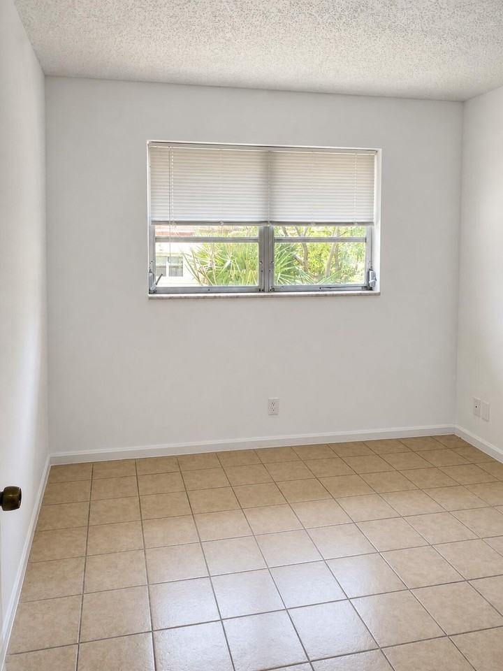 1718 Juno Rd #3 - Photo 7 of 10