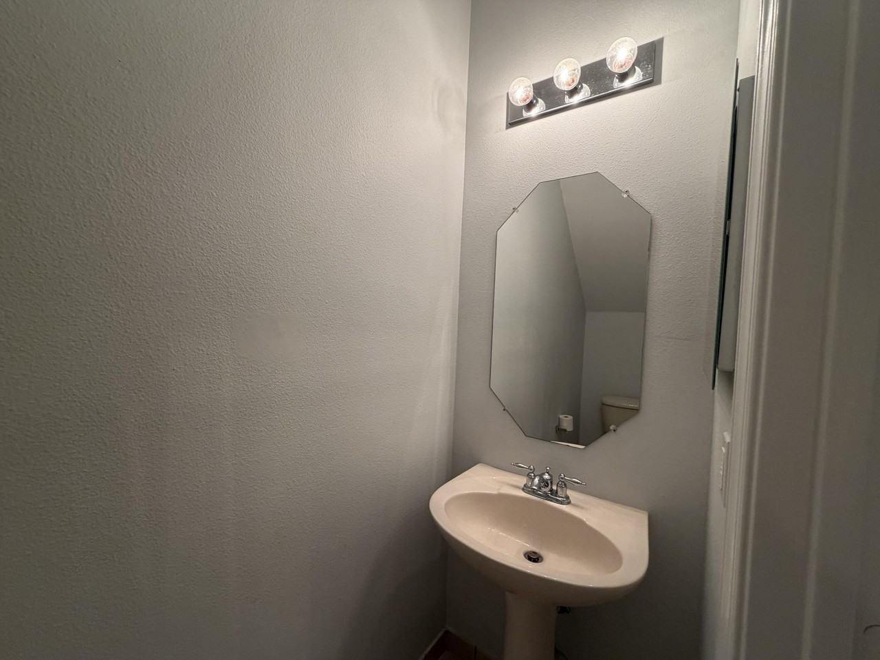 4673 Sw 75th Way - Photo 7 of 21