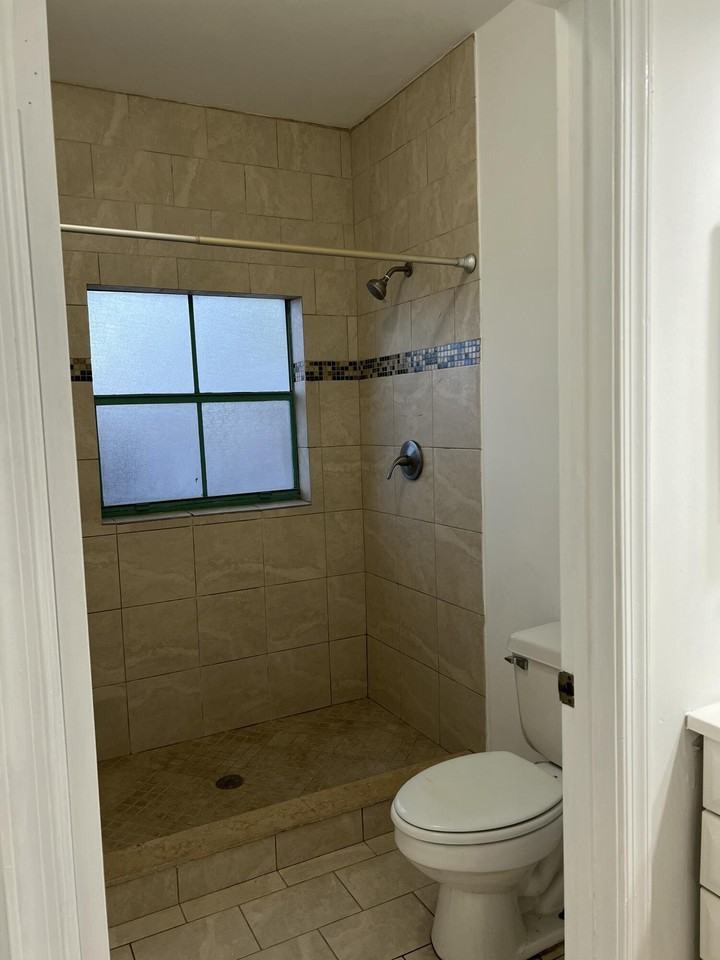 12695 Nw 14th Pl - Photo 6 of 30
