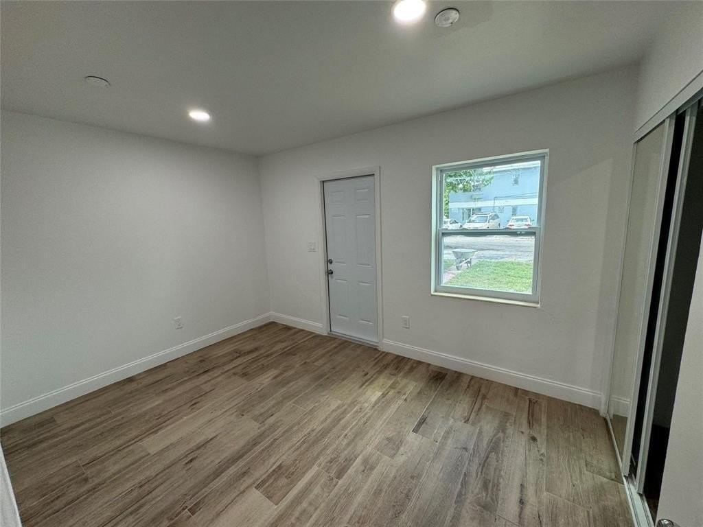 2200 Ne 173rd St #4 - Photo 5 of 11