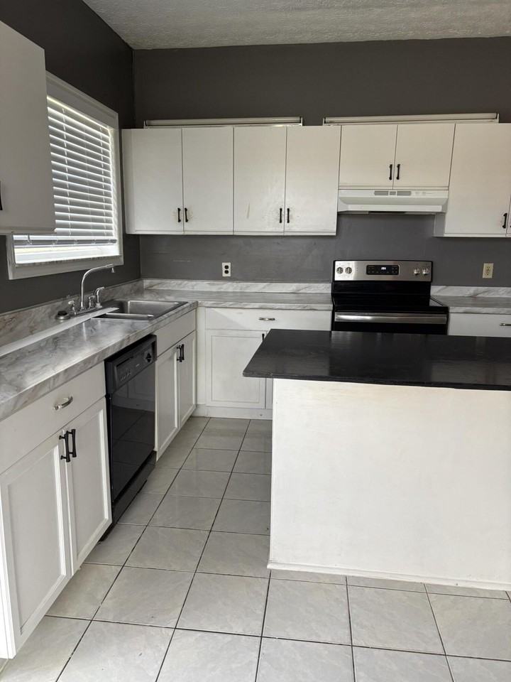 3710 Promenade Way - Photo 4 of 10