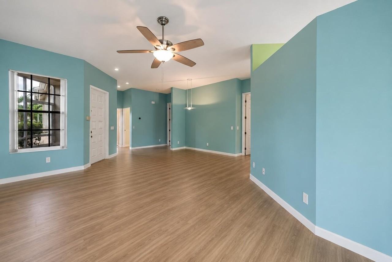 546 Sw New Castle Cv - Photo 4 of 14