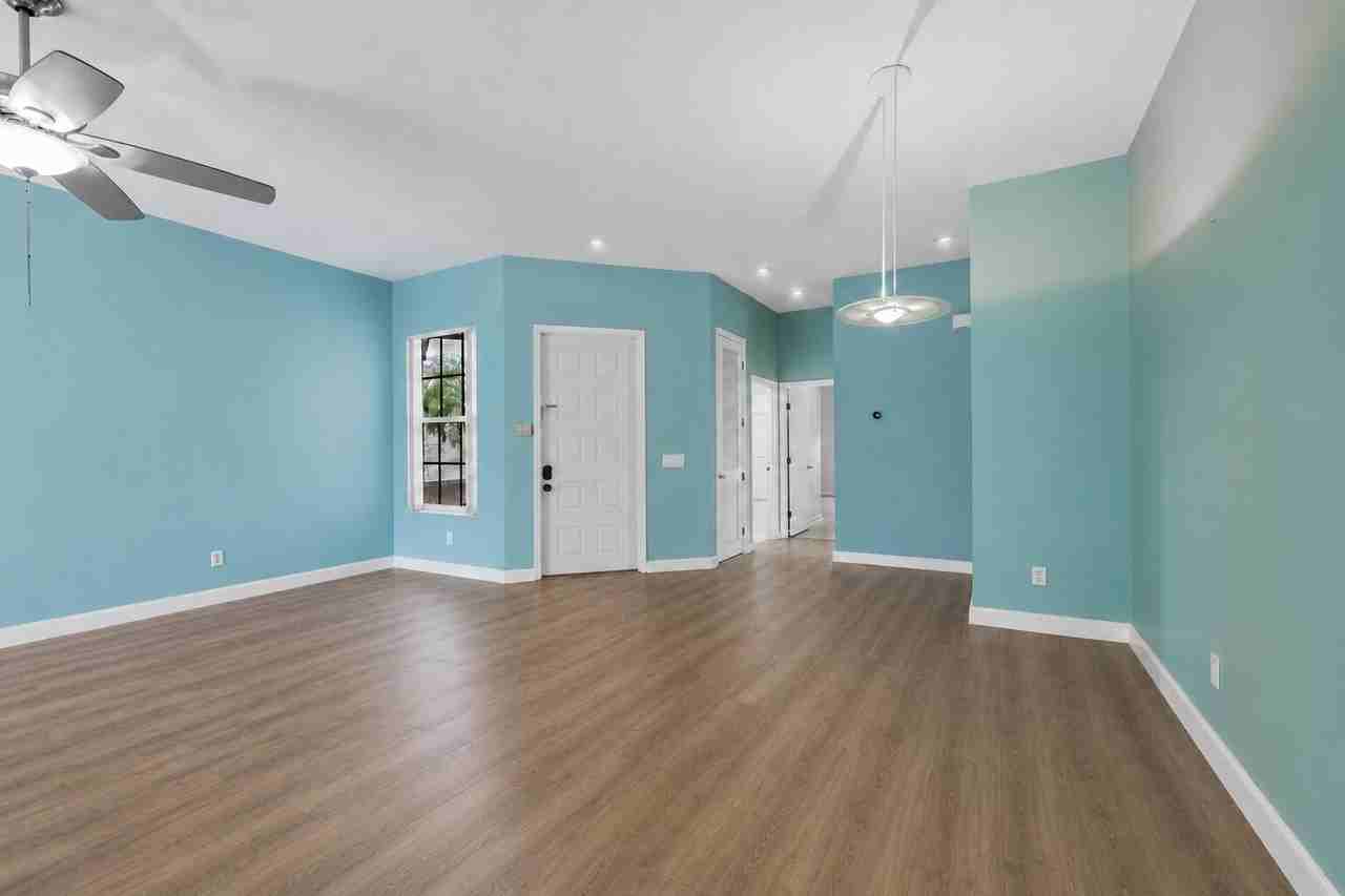 546 Sw New Castle Cv - Photo 5 of 14