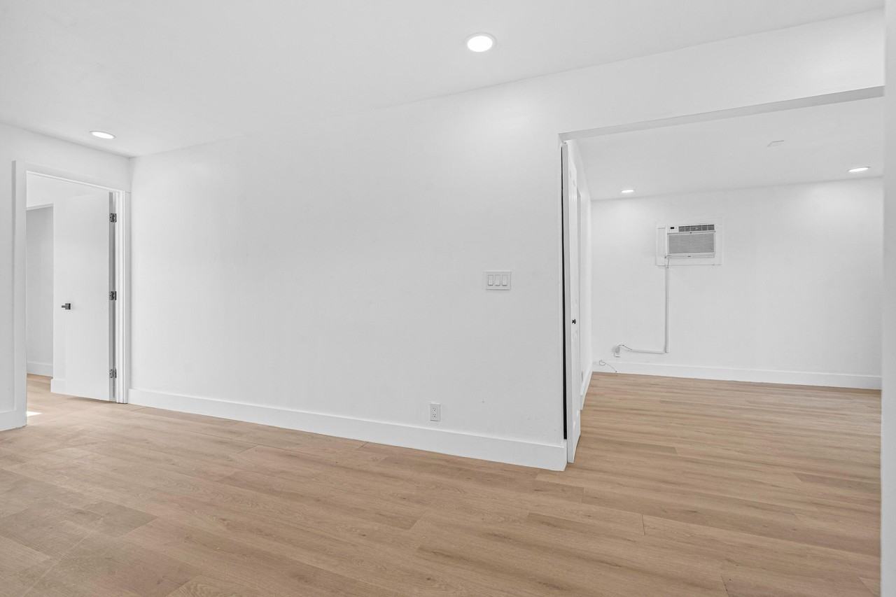 230 Sw 6th Ave - Photo 6 of 32