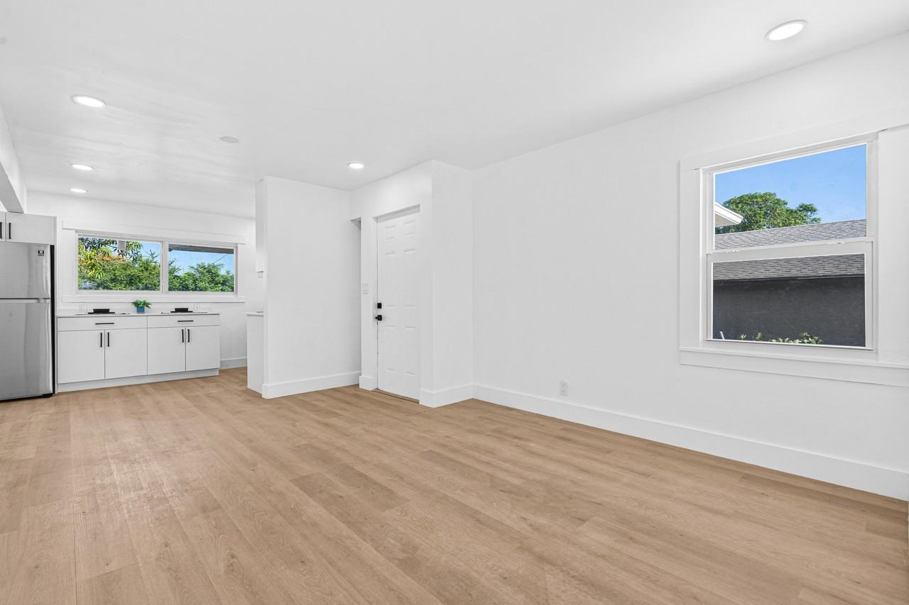 230 Sw 6th Ave - Photo 7 of 32