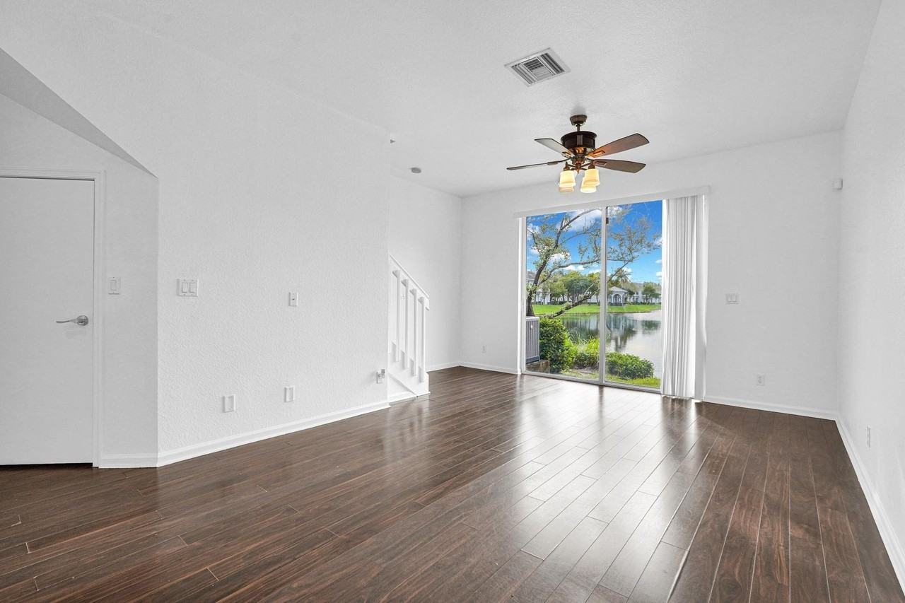 1427 Nw 34th Way - Photo 2 of 49